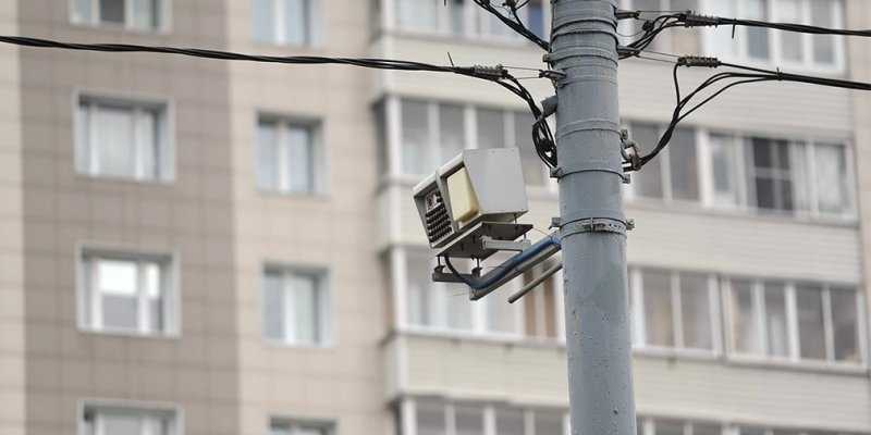 
                                    В России поменяют правила установки дорожных камер
                            