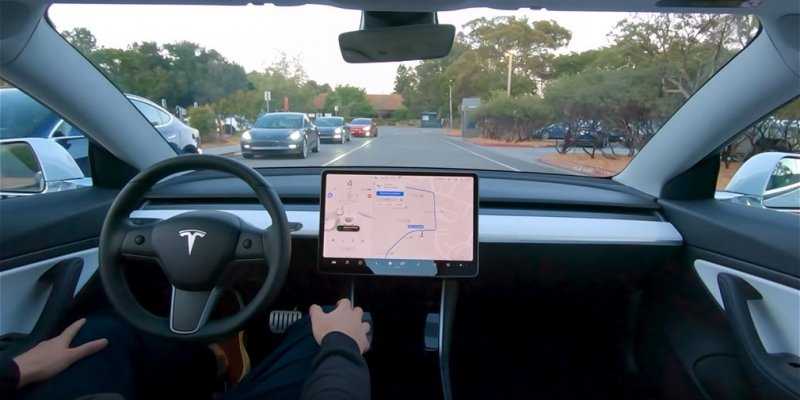 
                                    Видео: Tesla показала новый автопилот в действии
                            