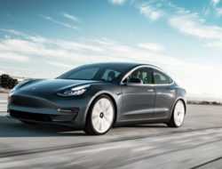 Электрокары Tesla научат объезжать ямы