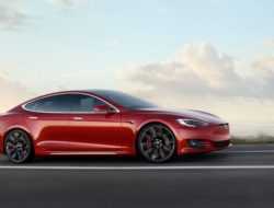 Tesla модернизировала электрокары Model S и Model X