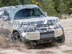 Land Rover рассказал об экстремальных испытаниях нового Defender