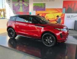 Новый Range Rover Evoque пафосно вкатился в Россию