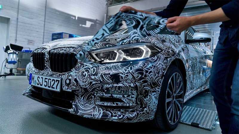 
                                    BMW показала дизайн новой 1-Series
                            