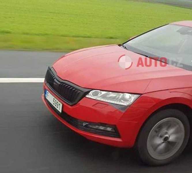 
                                    Новую Skoda Octavia заметили без камуфляжа
                            