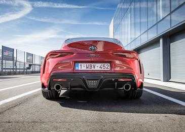 Названы сроки начала продаж в России новой Toyota Supra