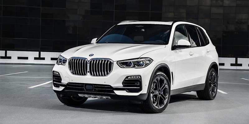 
                                    BMW выпустила самые мощные версии кроссоверов X5 и X7
                            