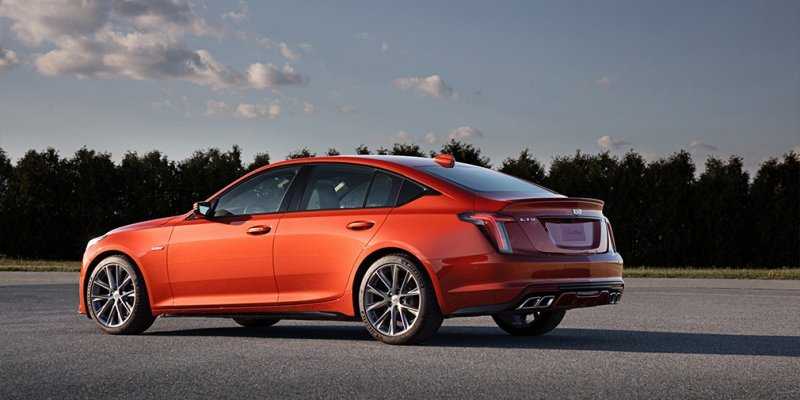 
                                    Cadillac представил спортивные седаны CT4-V и CT5-V
                            