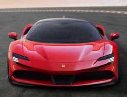 Ferrari представила 1000-сильный супергибрид