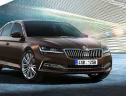 Skoda представила обновленный Superb