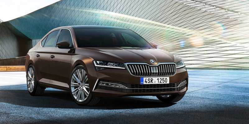 
                                    Skoda представила обновленный Superb
                            