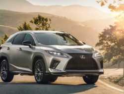 Lexus обновил кроссовер RX