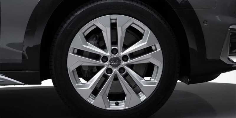 
                                    Audi представила обновленные седан и универсал A4
                            