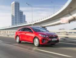 Вне конкуренции: видео тест-драйв нового KIA ProCeed