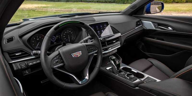 
                                    Cadillac представил спортивные седаны CT4-V и CT5-V
                            