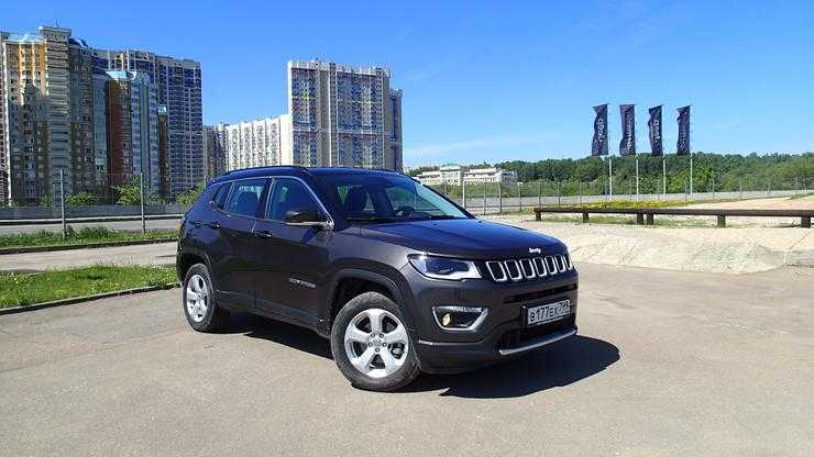 Турист и бродяга: сравнительный тест-драйв Volkswagen Tiguan и Jeep Compass