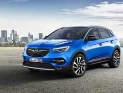 Автомобили Opel получат российские моторы