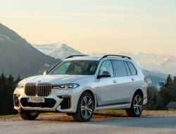 BMW отзывает кроссоверы X7 в России