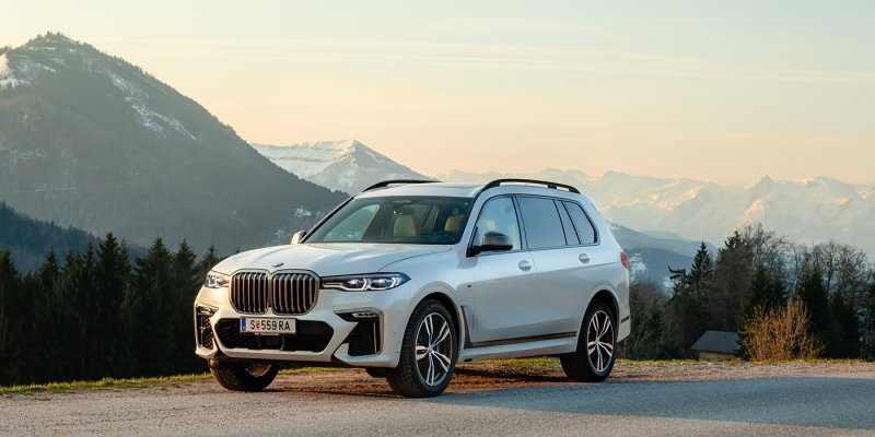 
                                    BMW отзывает кроссоверы X7 в России
                            