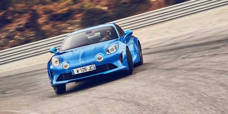 
                                    Alpine анонсировал премьеру более мощной версии спорткара A110
                            