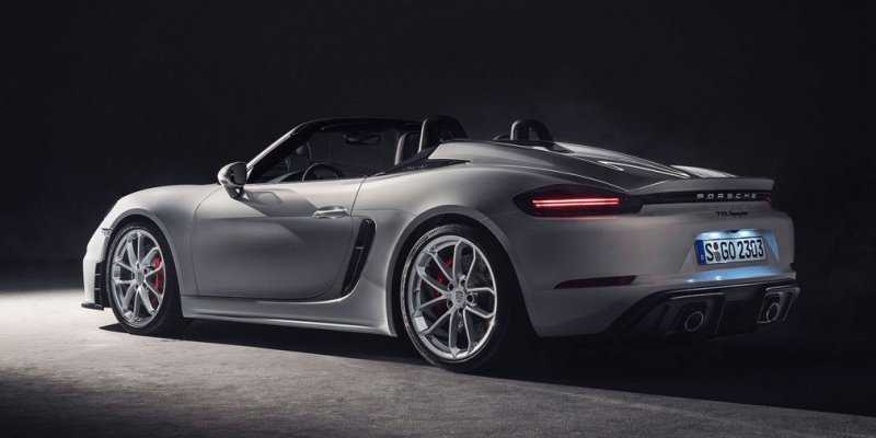 
                                    Новый Porsche 718 Boxster GT4 получил 420-сильную «шестерку»
                            