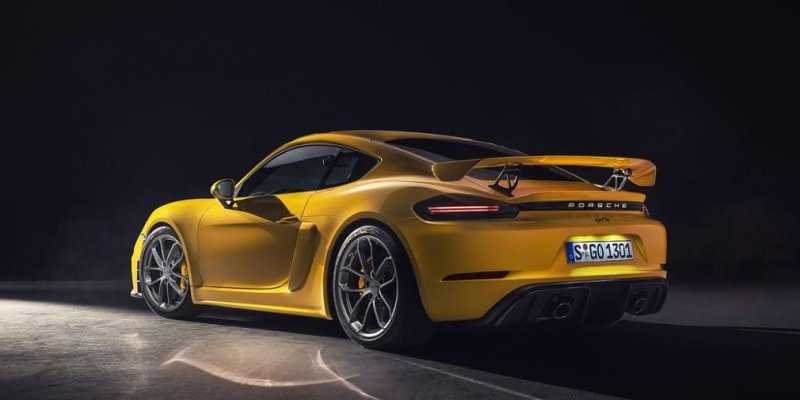 
                                    Новый Porsche 718 Boxster GT4 получил 420-сильную «шестерку»
                            