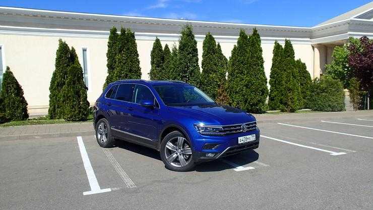 Турист и бродяга: сравнительный тест-драйв Volkswagen Tiguan и Jeep Compass