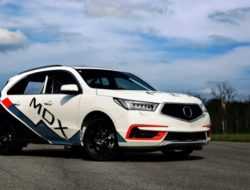 Acura подготовила кроссовер MDX к «Гонке в облаках»