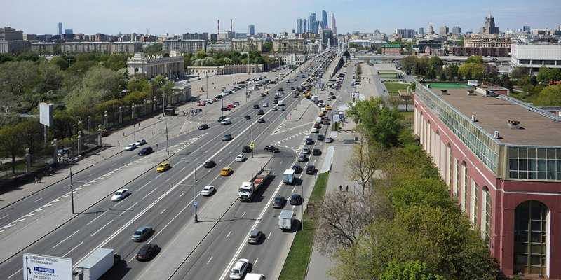 
                                    Власти Москвы назвали сроки уменьшения количества автомобилей в городе
                            