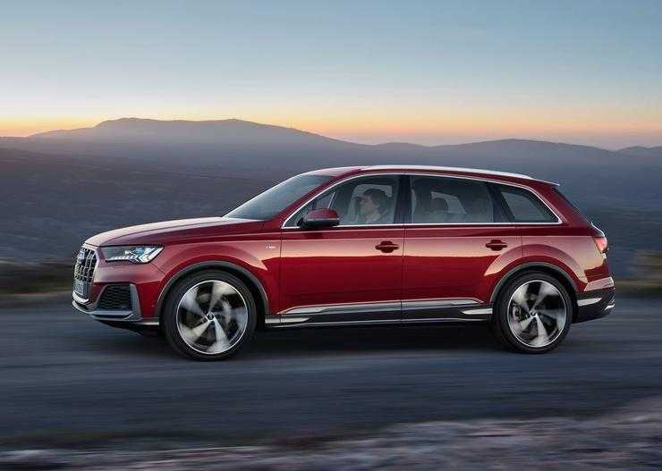 Представлен обновленный кроссовер Audi Q7