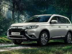 Mitsubishi привезет в Россию семиместный Outlander