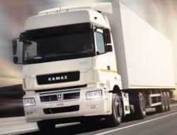 KамАЗ представил суперэкономичный газодизельный тягач