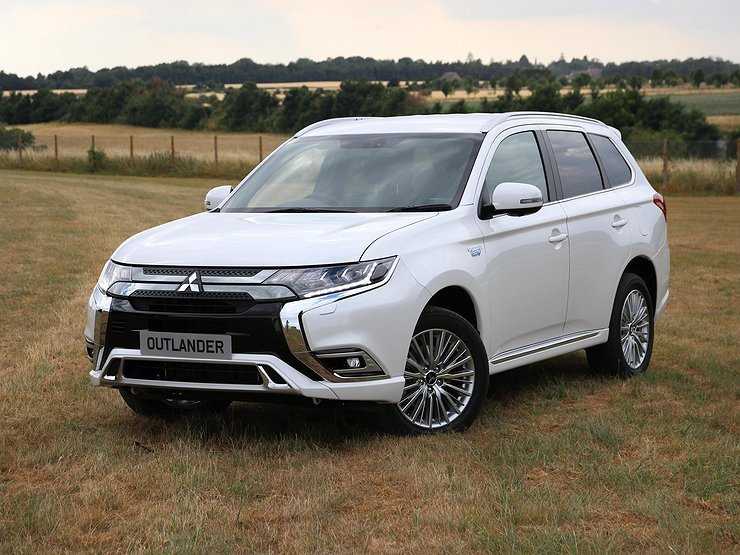 Стартуют российские продажи семиместного Mitsubishi Outlander
