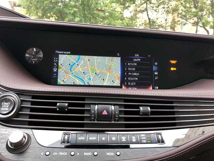 Тест-драйв Lexus LS500 AWD: диванное настроение