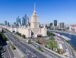 Власти разошлись во мнении об установке барьеров на Кутузовском проспекте