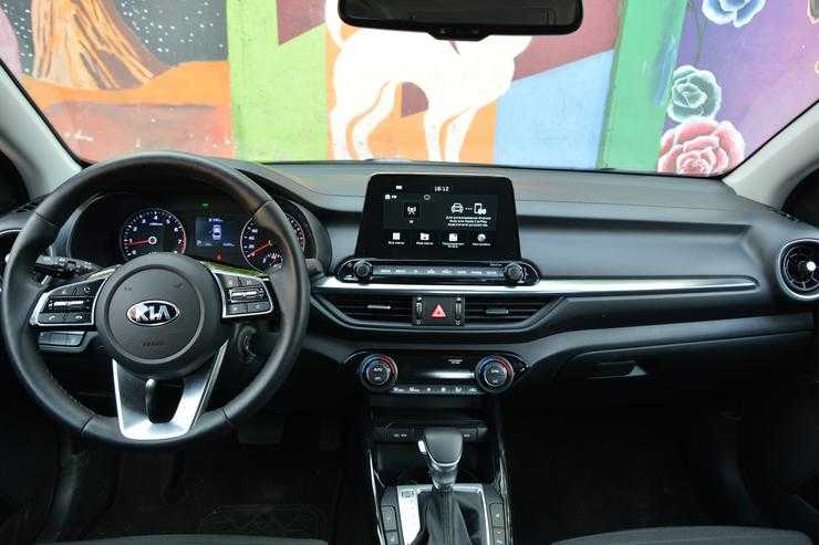 Тест-драйв KIA Cerato: семейная ценность