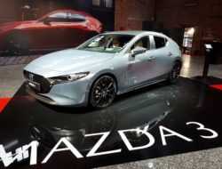 Новая Mazda3 представлена в России официально