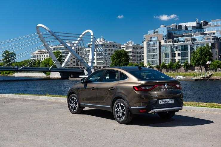 Кроссовер Renault Arkana поступил к дилерам