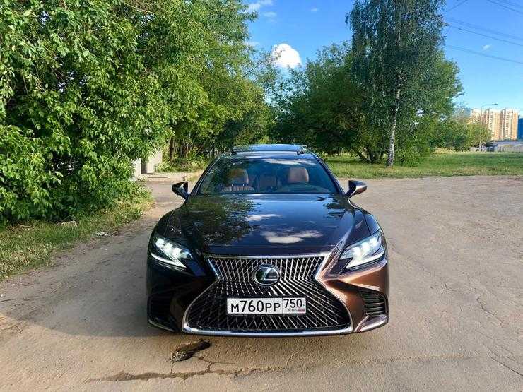 Тест-драйв Lexus LS500 AWD: диванное настроение