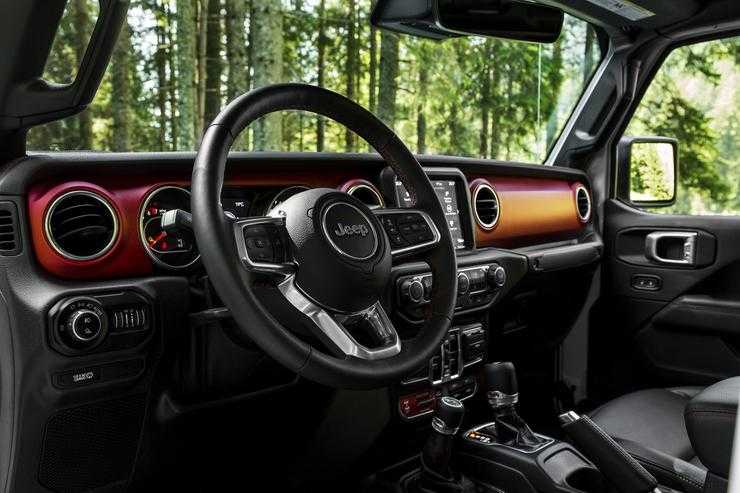 Сорвало крышу: первый тест-драйв «безбашенного» пикапа-кабриолета Jeep Gladiator
