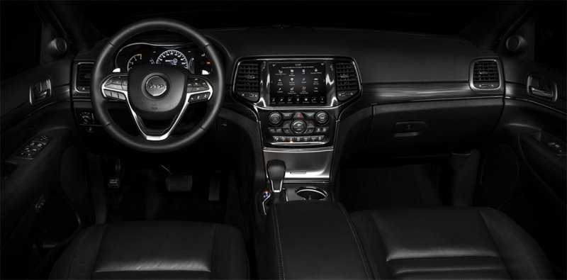 
                                    Jeep привез в России спортивную версию нового Grand Cherokee
                            