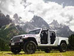 Сорвало крышу: первый тест-драйв «безбашенного» пикапа-кабриолета Jeep Gladiator