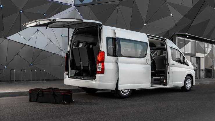 В России стартовали продажи нового Toyota Hiace