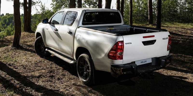 
                                    У Toyota Hilux для России появилась новая флагманская версия
                            