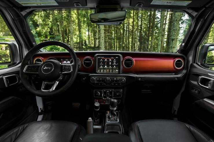 Сорвало крышу: первый тест-драйв «безбашенного» пикапа-кабриолета Jeep Gladiator