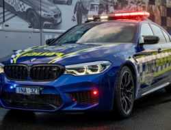 Полиция Австралии получила спортивный седан BMW M5