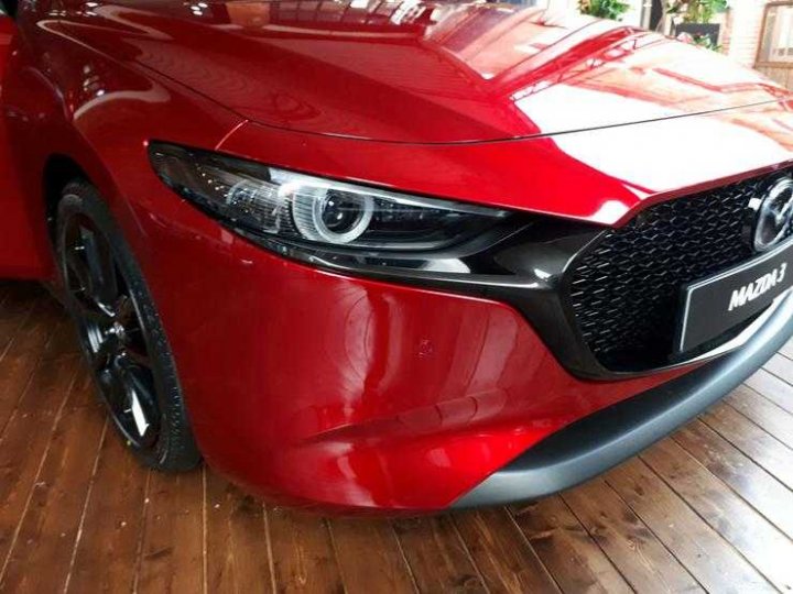 Mazda с открывающимися фарами