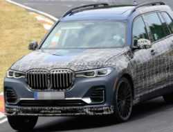 Alpina вывела на тесты 600-сильную BMW X7