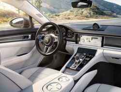 В России отзывают более 2000 пожароопасных Porsche Panamera