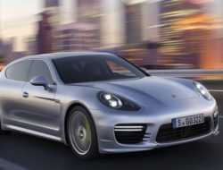 Porsche отправит на сервис более 2 тысяч автомобилей в России