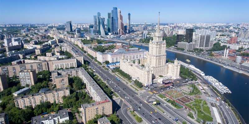
                                    В ФСО объяснили, почему на Кутузовском нет отбойников
                            